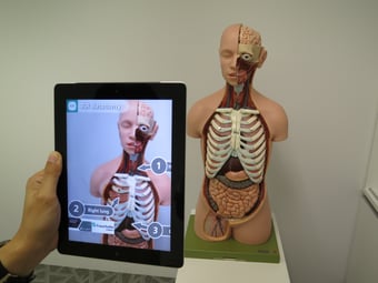 augmented-reality-1957411_1920 